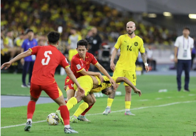 Hector Alejandro Hevel Serrano là 1 trong 7 cầu thủ nhập tịch trái phép