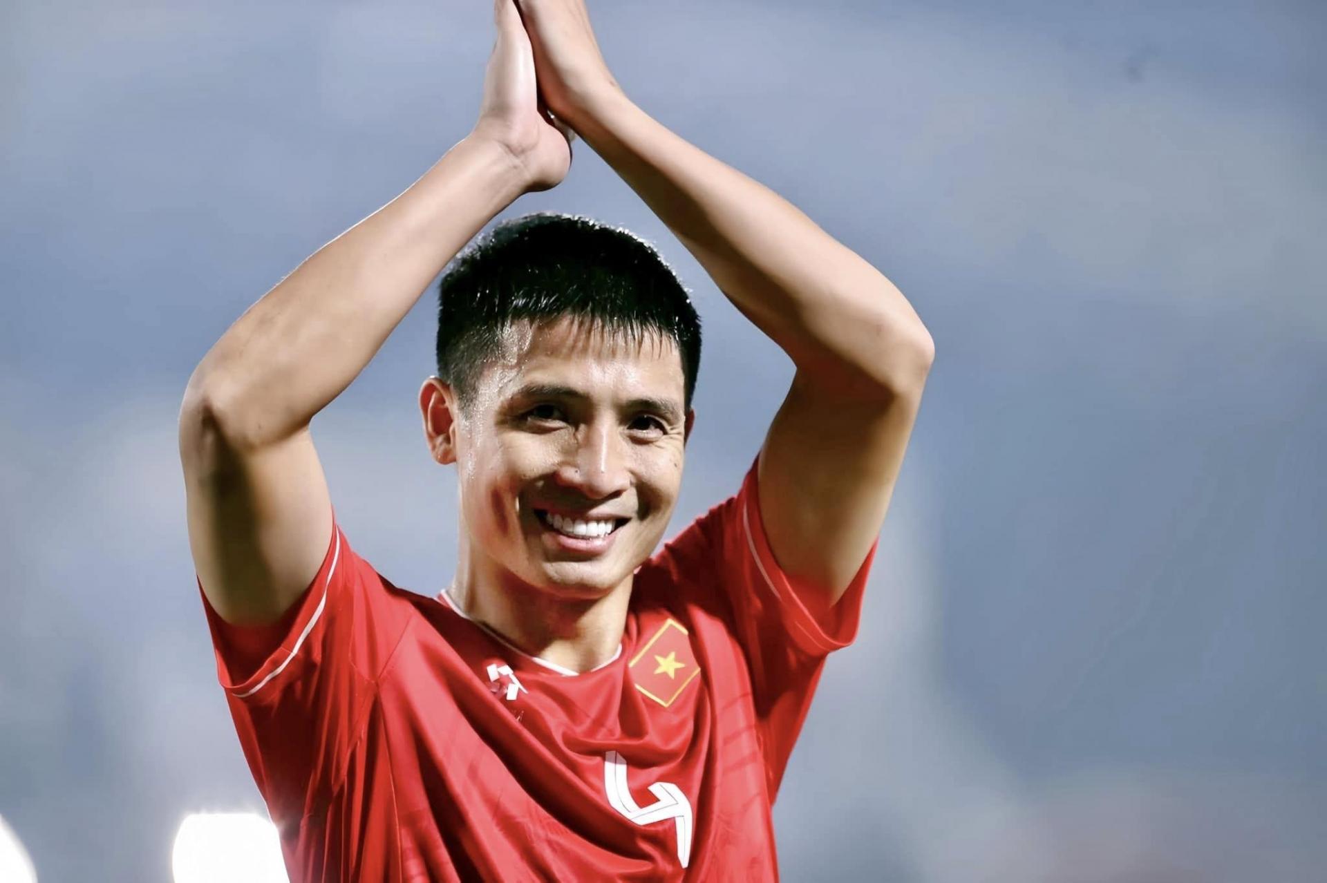 Trung vệ Bùi Tiến Dũng vắng mặt ở buổi tập đầu tiên của ĐT Việt Nam