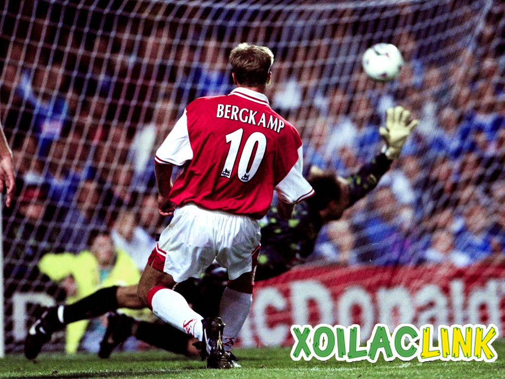 pha-xoay-nguoi-ghi-ban-ao-dieu-cua-bergkamp