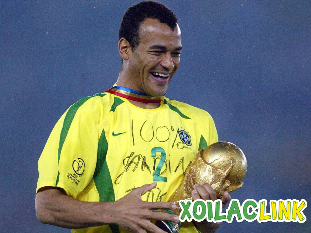 cafu-la-hau-ve-phai-hang-dau-cua-brazil