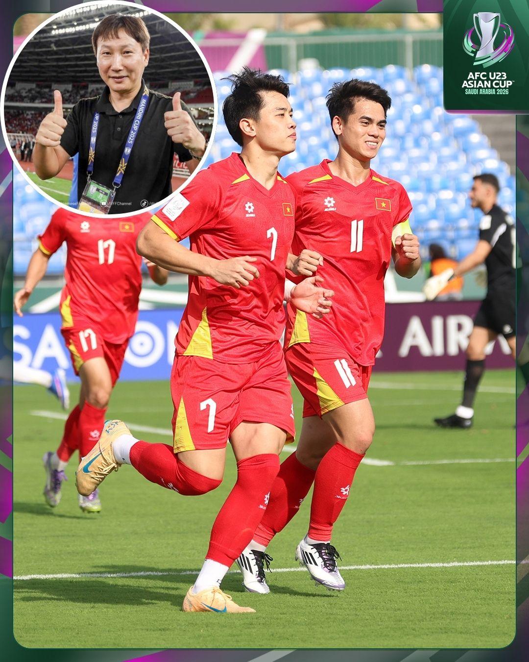 Liệu chiếc áo màu đen có xuất hiện cùng HLV Kim Sang Sik trong khoảnh khắc huy hoàng của U23 Việt Nam tại VCK U23 châu Á?